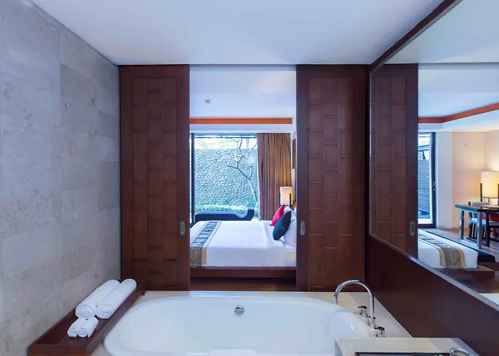 Hotel Le Grande Bali 5*